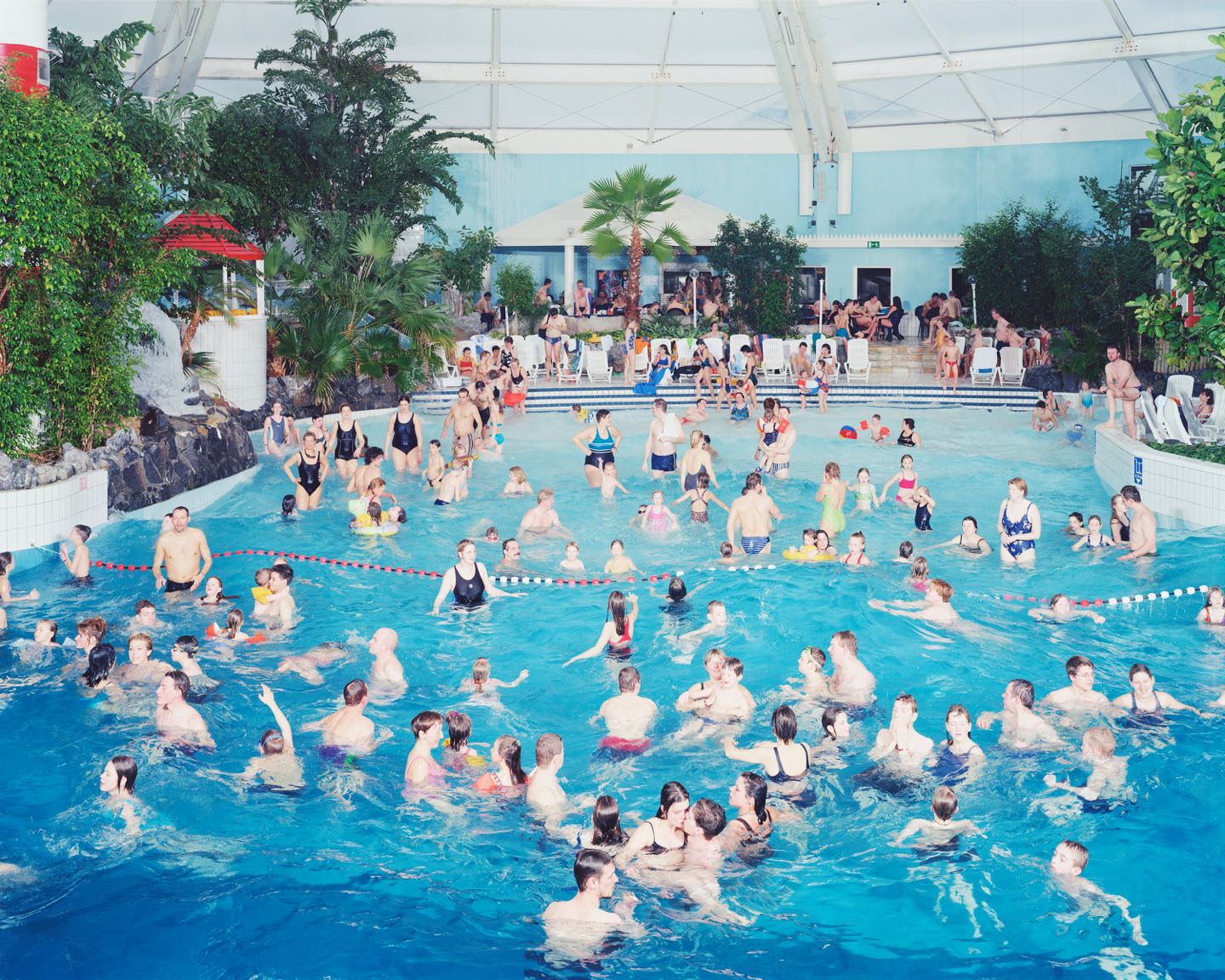Massimo Vitali
Standing Still