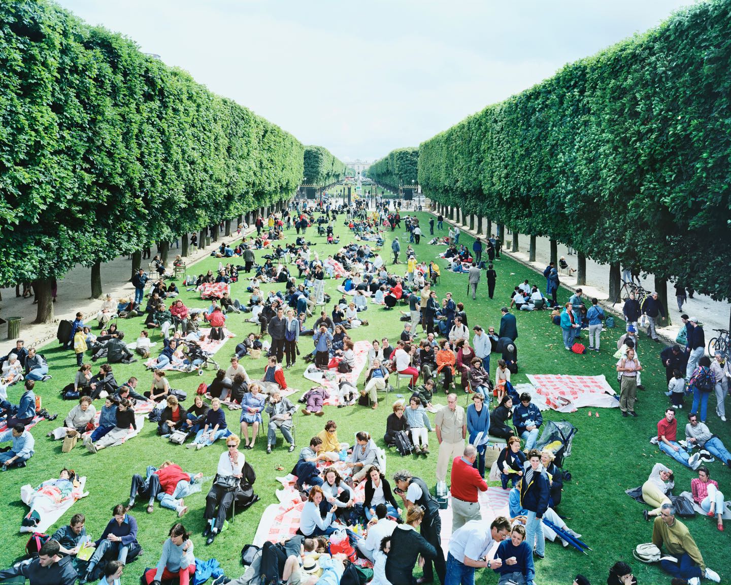 Massimo Vitali
Standing Still